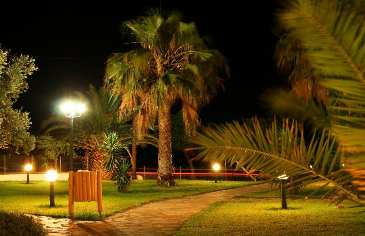 Razi Beach เลโฟกาสโตร ภายนอก รูปภาพ