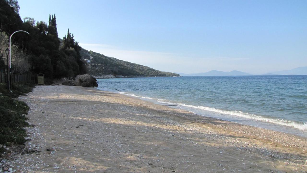 Razi Beach เลโฟกาสโตร ภายนอก รูปภาพ